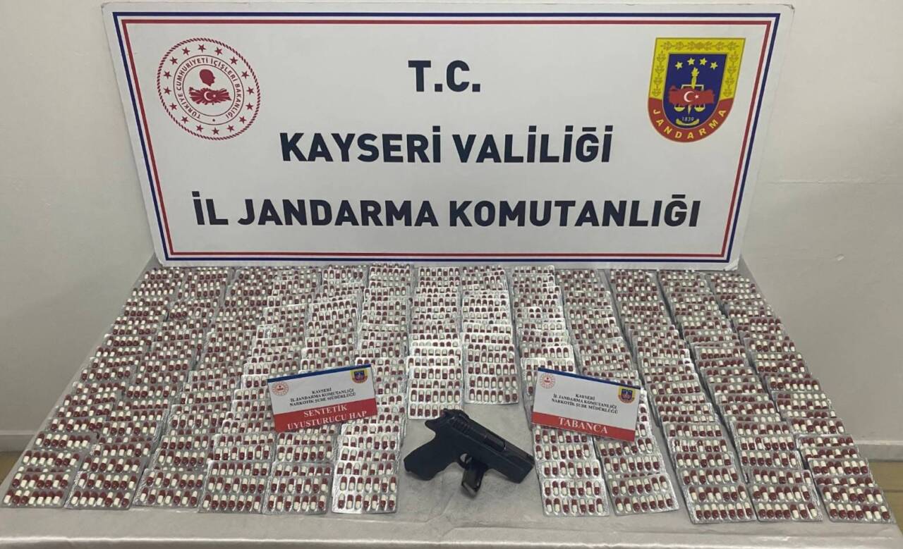 Kayseri'de İl Jandarma Komutanlığı tarafından düzenlenen operasyonda uyuşturucu madde ticareti