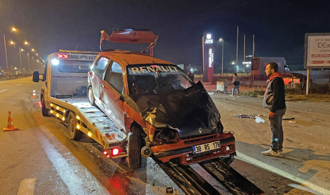 Kayseri'de yaşanan olayda otomobil devrildi. Devrilen otomobildeki 1 kişi hayatını