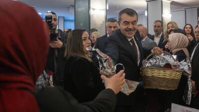 Milli Eğitim Bakanı Tekin, 24 Kasım Öğretmenler Günü dolayısıyla 81