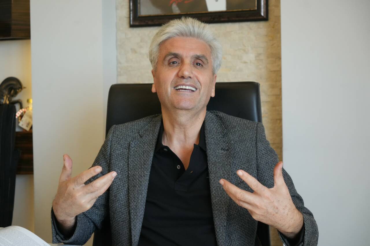 Ünlü estetik cerrah Prof. Dr. Hayati Akbaş açıklamasında çocuklarda doğuştan