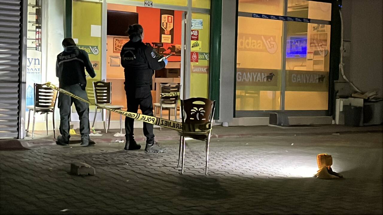 Konya'da yaşanan olayda husumetli şahıslar arasında silahlı kavga çıktı. Çıkan