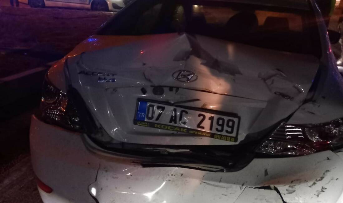 Konya'nın Karapınar ilçesinde yaşanan olayda otomobile arkadan çarptı. Kazada 1