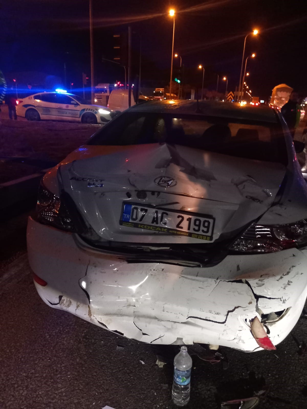 Konya'nın Karapınar ilçesinde yaşanan olayda otomobile arkadan çarptı. Kazada 1