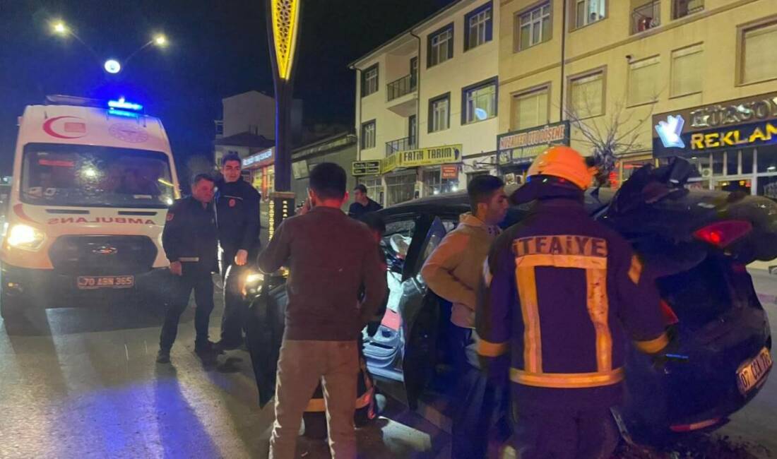 Karaman’da yaşanan olayda kontrolden çıkan otomobil refüje çıktı. Kazadan, sürücüsü