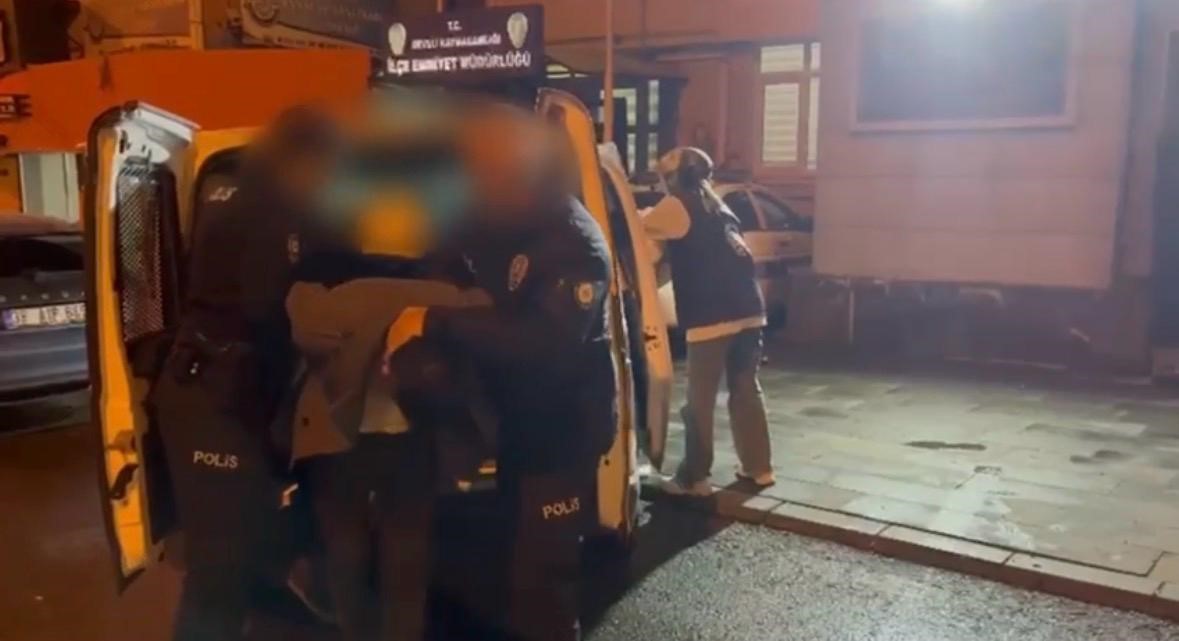 Kayseri’de polis ekipleri tarafından yapılan çalışmalar sonucunda, bir sarrafa girerek