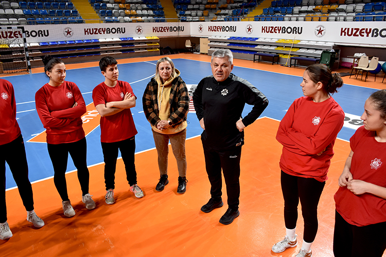 Türkiye Kadınlar Hentbol 1. Ligi’nin 5. haftasında Aksaray Belediyespor, deplasmanda