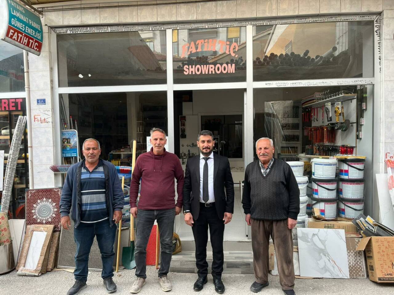 Ortaköy Belediye Başkanı Ahmet Koyuncu, ilçe genelinde gerçekleştirdiği esnaf ziyaretleriyle