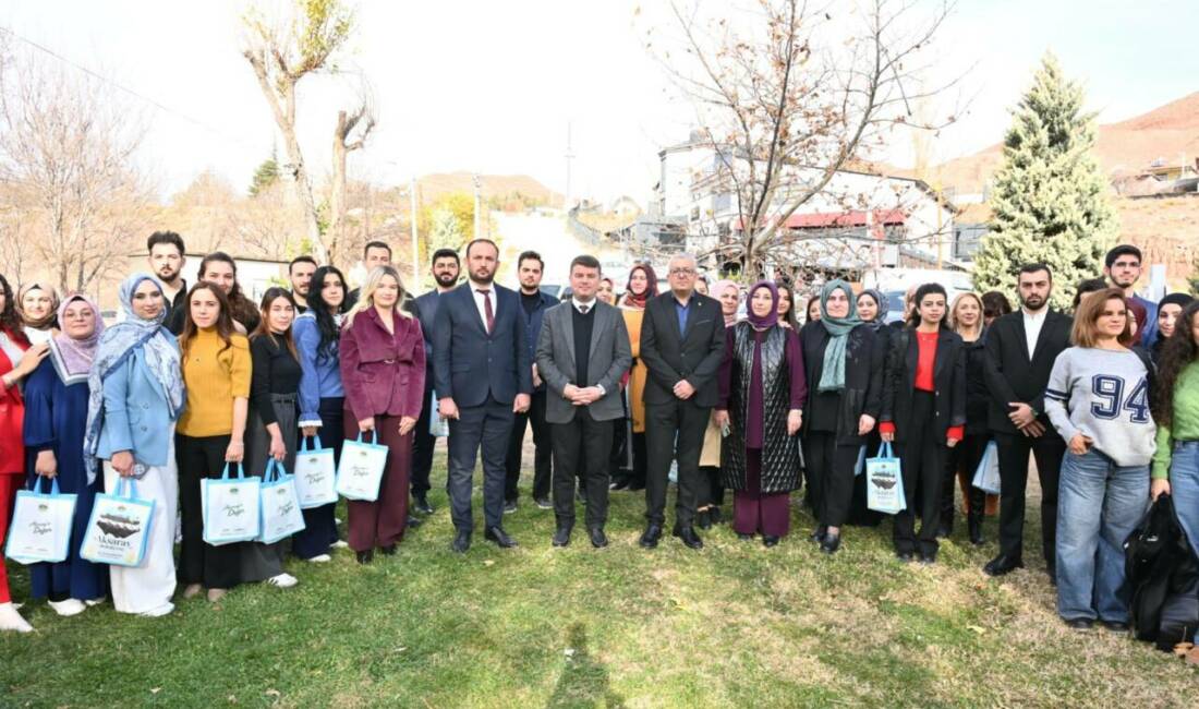 24 Kasım Öğretmenler Günü kapsamında Aksaray Belediye Başkanı Dr. Evren
