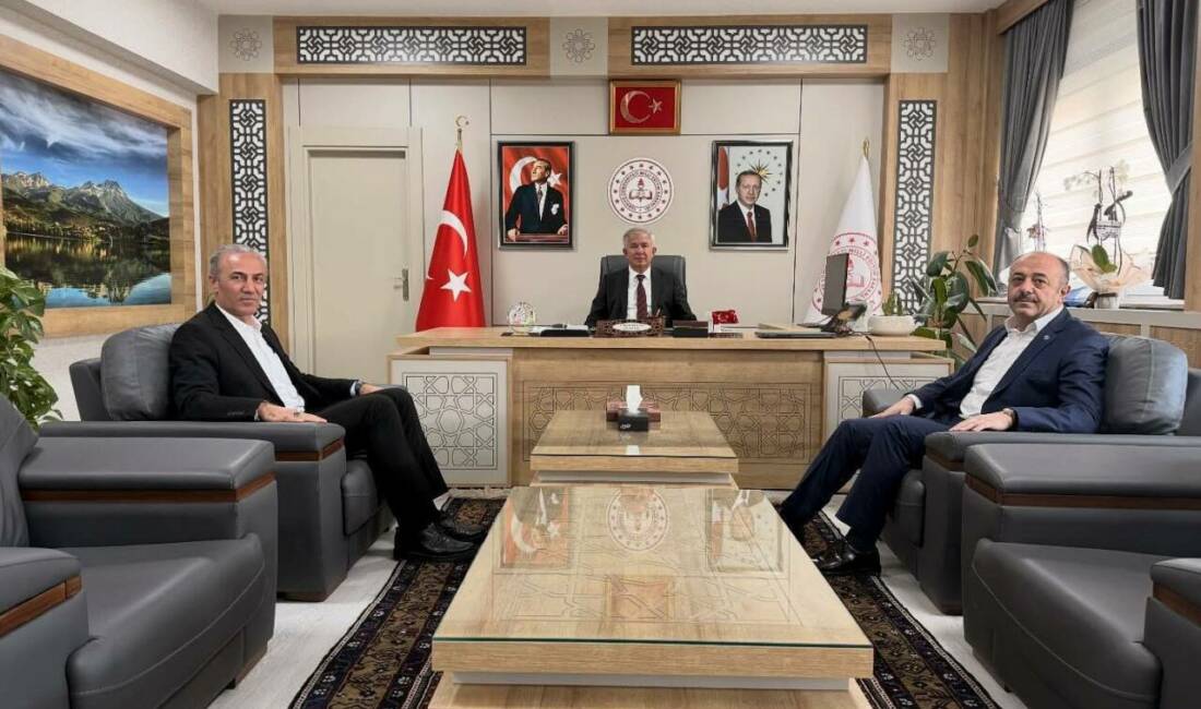 Eğitim-Bir-Sen Genel Sekreteri Talat Yavuz ve Eğitim-Bir-Sen Aksaray Şube Başkanı