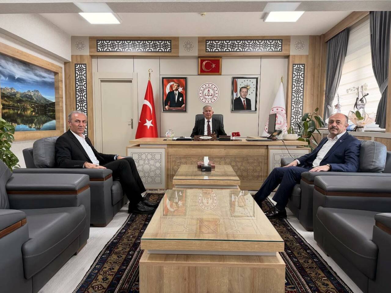 Eğitim-Bir-Sen Genel Sekreteri Talat Yavuz ve Eğitim-Bir-Sen Aksaray Şube Başkanı