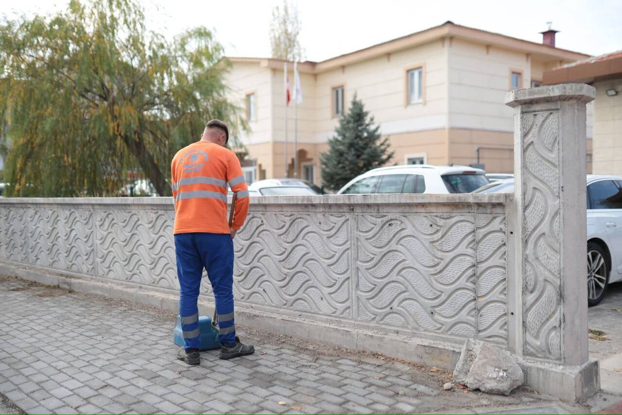 Aksaray Belediyesi, şehir genelinde yürüttüğü çevre temizliği çalışmalarını Kılıçaslan Mahallesi’nde
