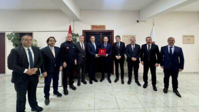 Aksaray’da kurum müdürlerinden oluşan heyet, Güzelyurt Kaymakamı Süleyman Arat’a hayırlı