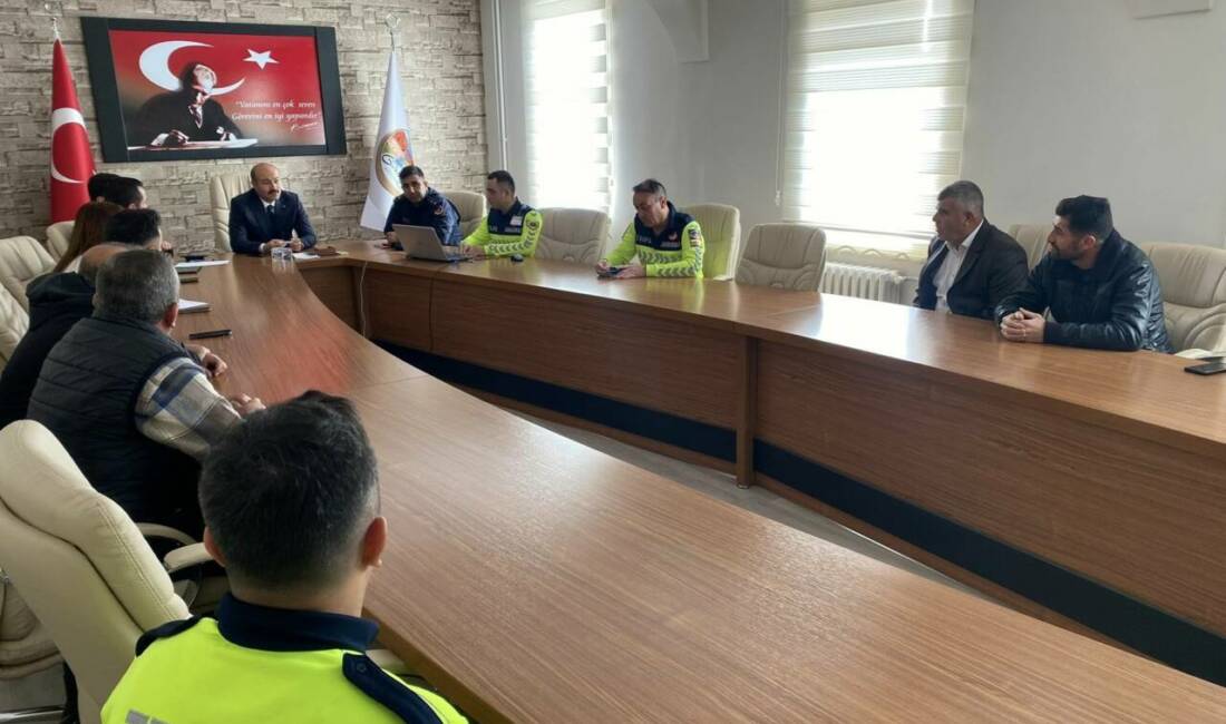 Güzelyurt Kaymakamı Süleyman Arat’ın başkanlığında ilgili kurum amirleri ve okul