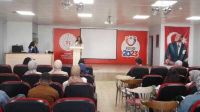 Aksaray Gençlik Merkezi, bu hafta düzenlediği çeşitli atölye ve kurslarla