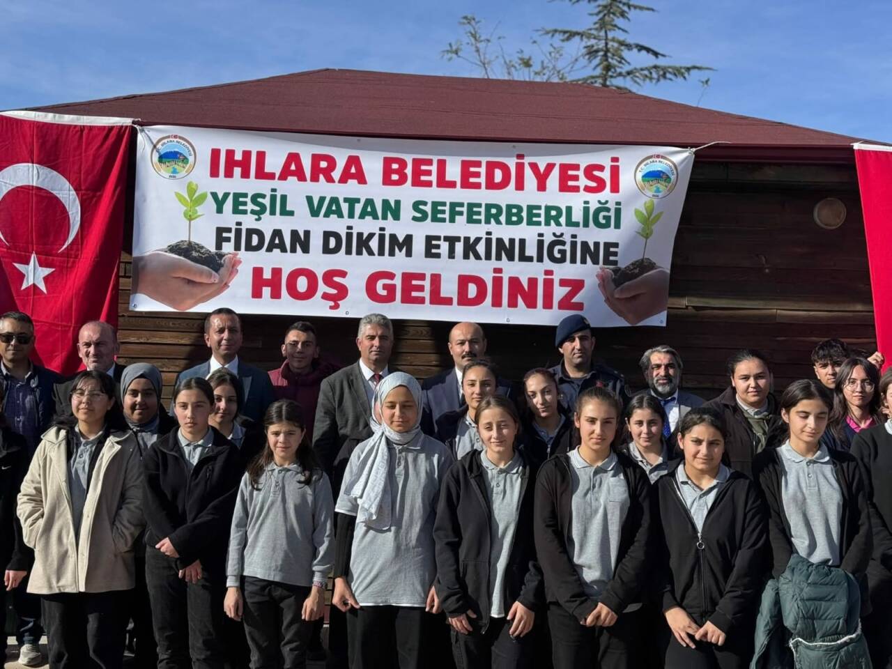 Güzelyurt’ta Yeşil Vatan seferberliği kapsamında düzenlenen fidan dikim etkinliğinde Kaymakam