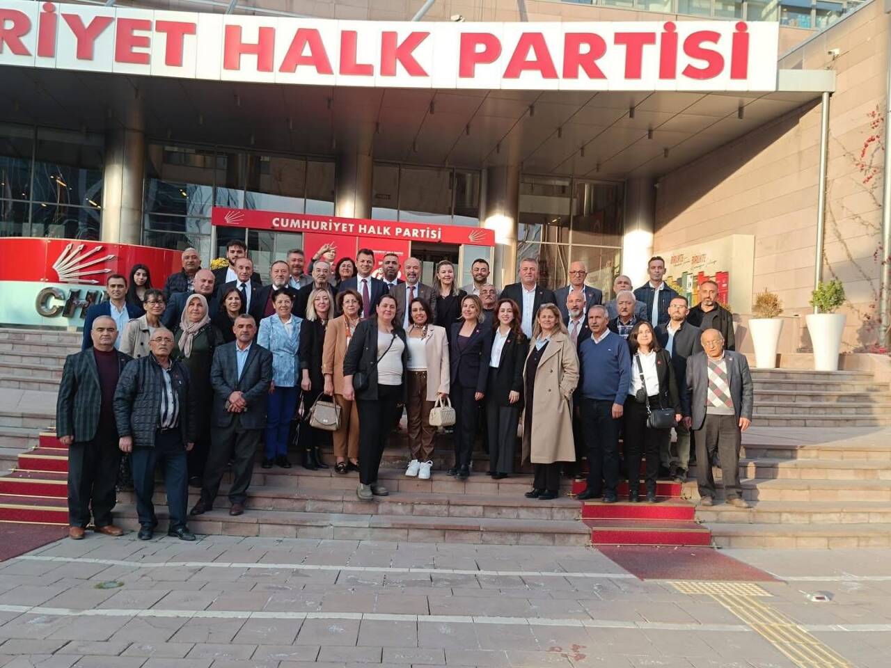 Cumhuriyet Halk Partisi Aksaray İl Başkanı Bilal Özdemir, gazetecilerin “hayırlı