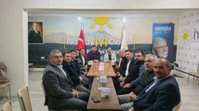 Sultanhanı İlçe Başkanı Sadık Durmaz, yeniden seçilen İl Başkanı Sercan