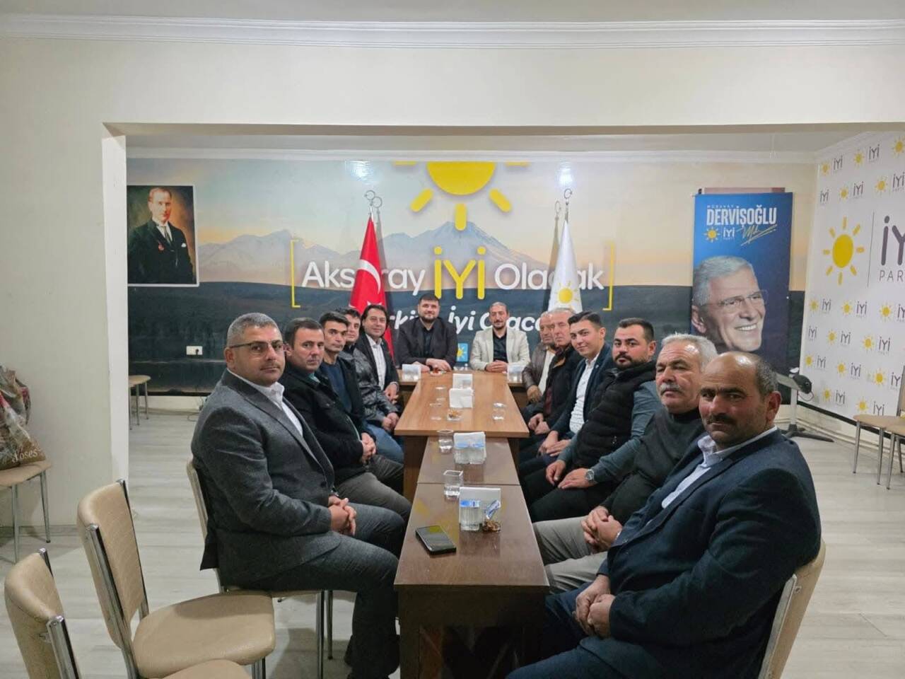 Sultanhanı İlçe Başkanı Sadık Durmaz, yeniden seçilen İl Başkanı Sercan