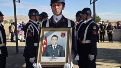 Diyarbakır’da görev yaparken hayatını kaybeden Jandarma Astsubay Yunus Sütemen, Aksaray’ın