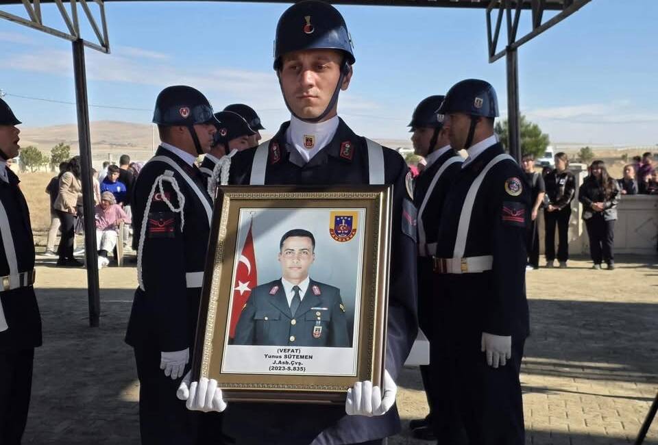 Diyarbakır’da görev yaparken hayatını kaybeden Jandarma Astsubay Yunus Sütemen, Aksaray’ın