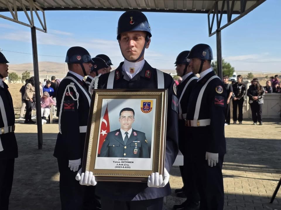Diyarbakır’da görev yaparken hayatını kaybeden Jandarma Astsubay Yunus Sütemen, Aksaray’ın