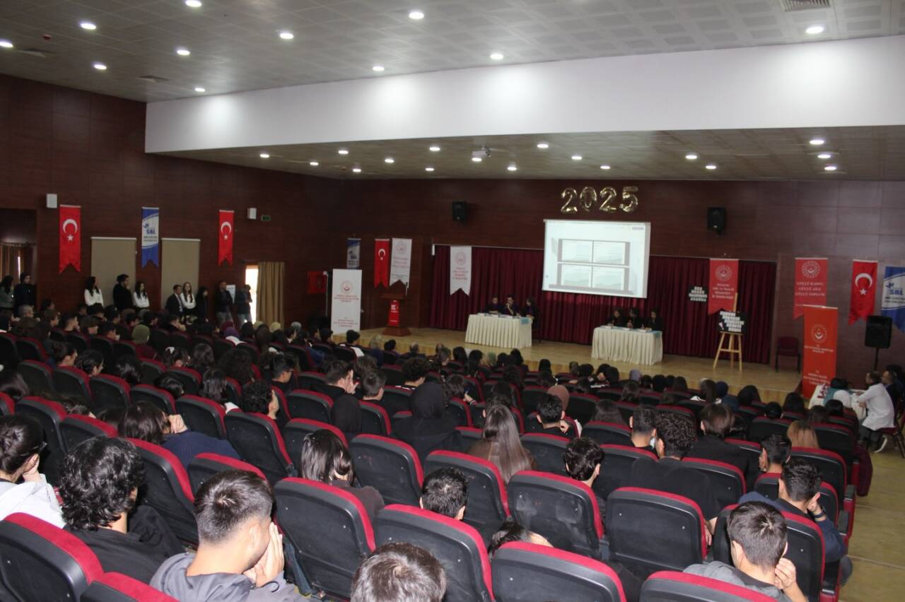 Ahmet Cevdet Paşa Sosyal Bilimler Lisesi’nde gerçekleştirilen münazara etkinliği, 25