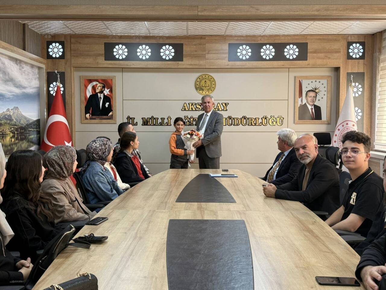 ÇEDES Projesi kapsamında okul yöneticileri, öğretmenler, öğrenciler ve proje paydaşlarından