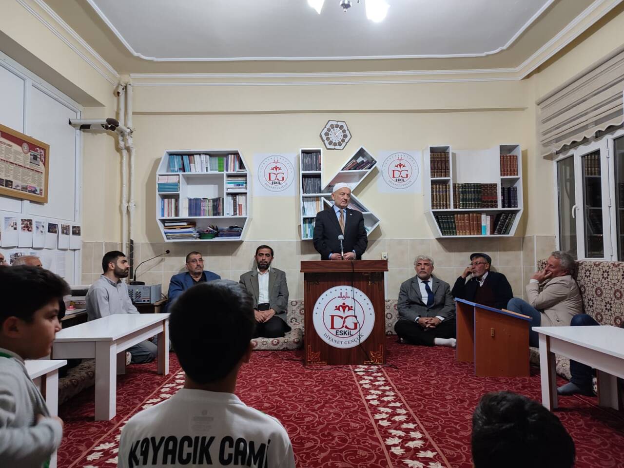 Eskil İlçe Müftülüğü tarafından düzenli olarak tertip edilen “Esnaf, Çalışan,