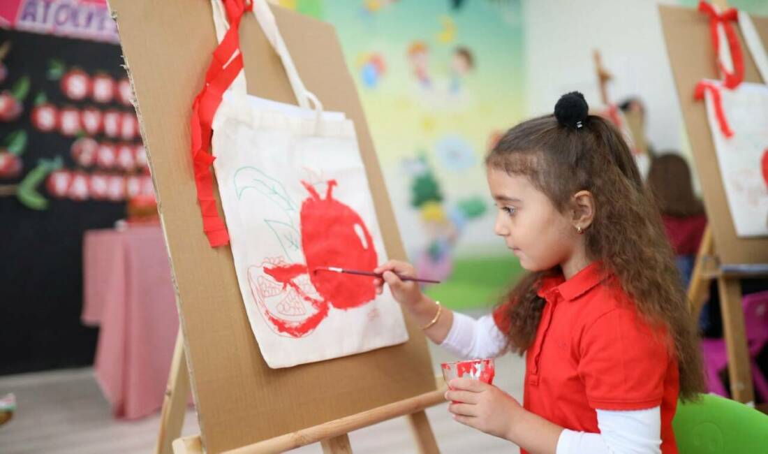 Aksaray Belediyesi, kadın ve çocukların katılımıyla düzenlenen nar etkinliğinde sevgi