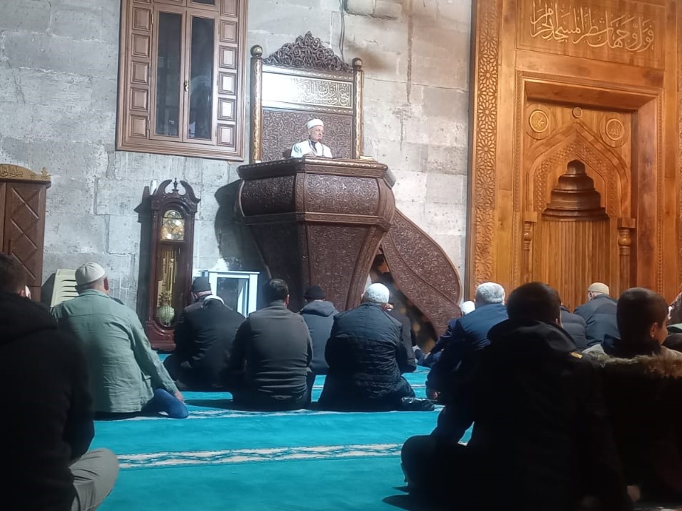 Aksaray İl Müftülüğü tarafından geleneksel hale getirilen “Ailece Camideyiz, Sabah
