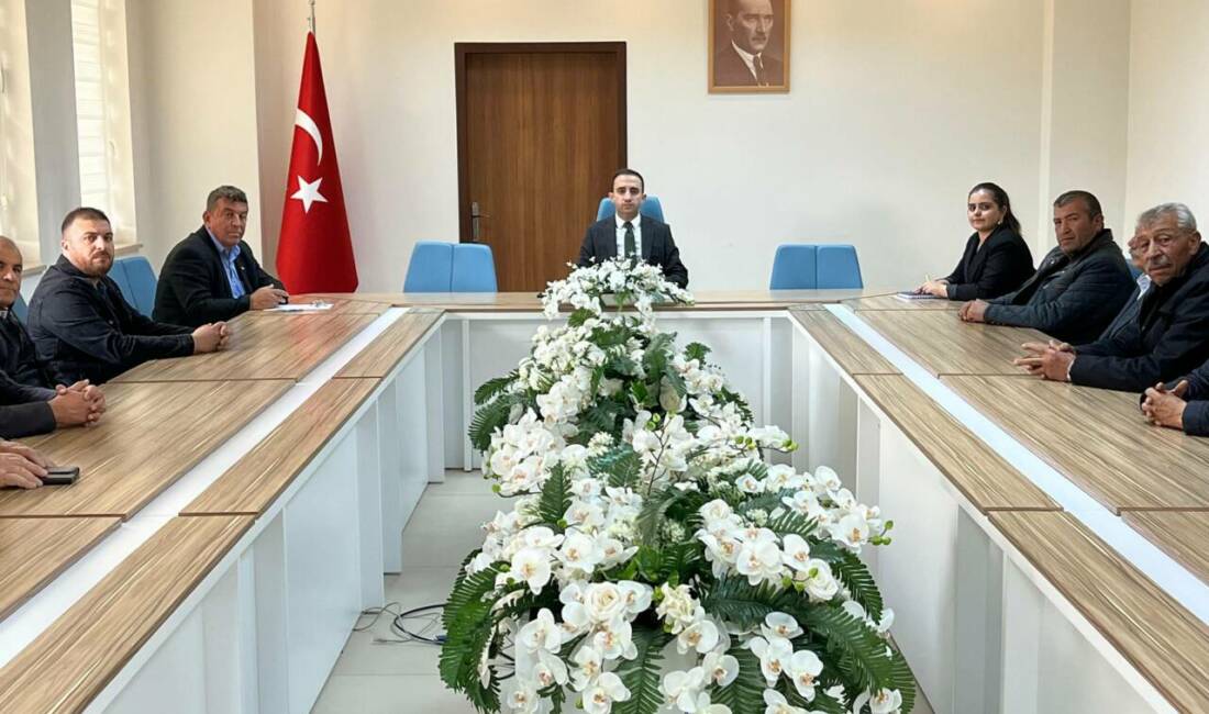 Sarıyahşi Kaymakamı Engin Atilla’nın başkanlığında köy ve mahalle muhtarlarının katılımıyla