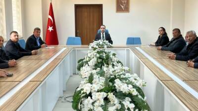 Sarıyahşi Kaymakamı Engin Atilla’nın başkanlığında köy ve mahalle muhtarlarının katılımıyla