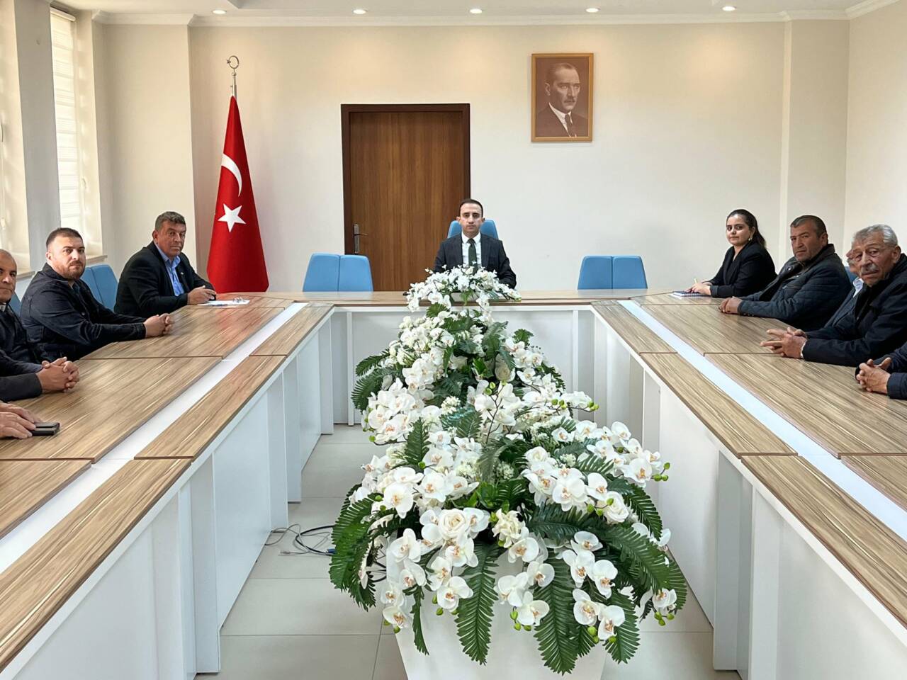 Sarıyahşi Kaymakamı Engin Atilla’nın başkanlığında köy ve mahalle muhtarlarının katılımıyla