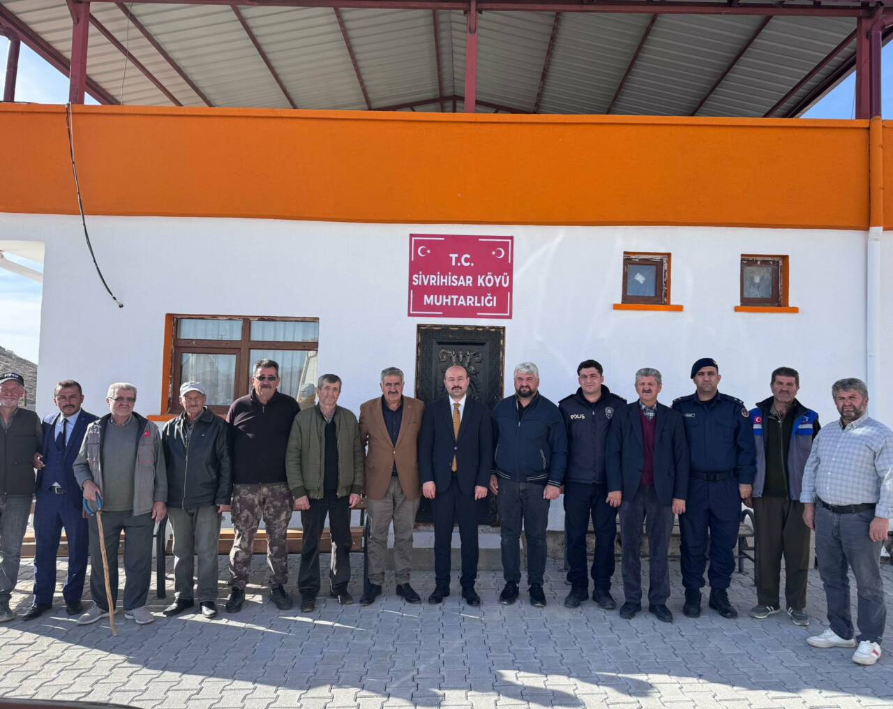 Güzelyurt Kaymakamı Süleyman Arat, ilçeye bağlı Sivrihisar Köyü’nü ziyaret ederek