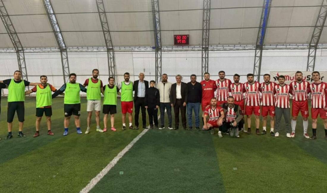 Aksaray Sağlık-Sen Şubesi tarafından düzenlenen halı saha futbol turnuvasında yarı