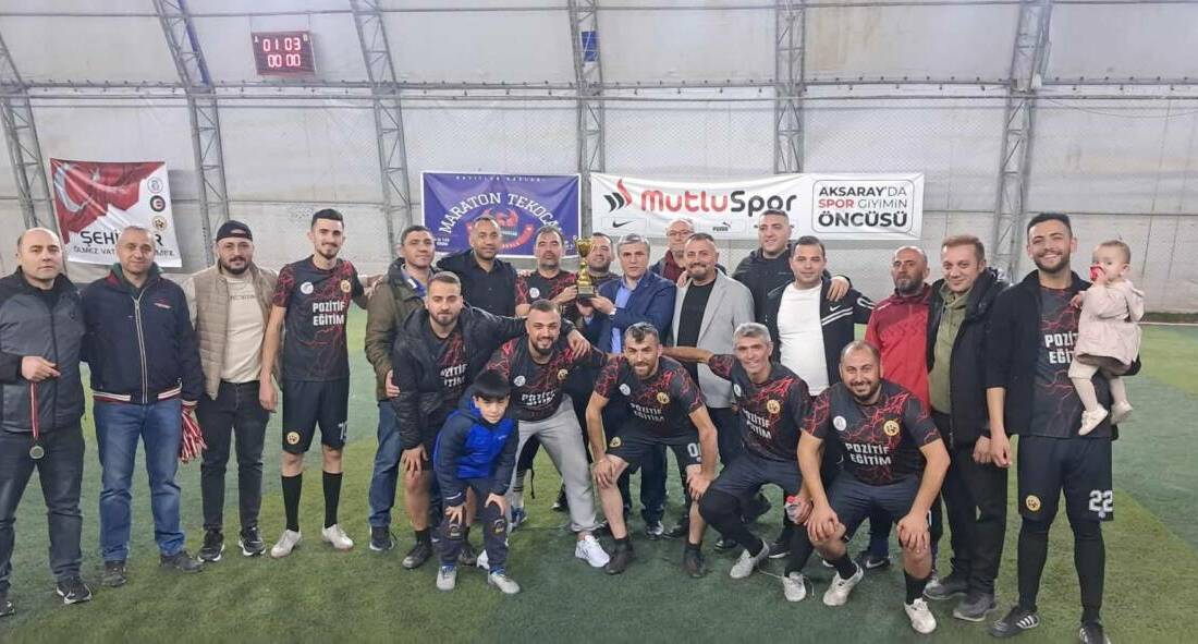 Sağlık-Sen Aksaray Şubesi tarafından düzenlenen halısaha futbol turnuvası dostluk ve