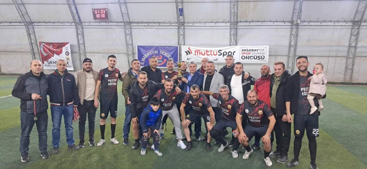 Sağlık-Sen Aksaray Şubesi tarafından düzenlenen halısaha futbol turnuvası dostluk ve