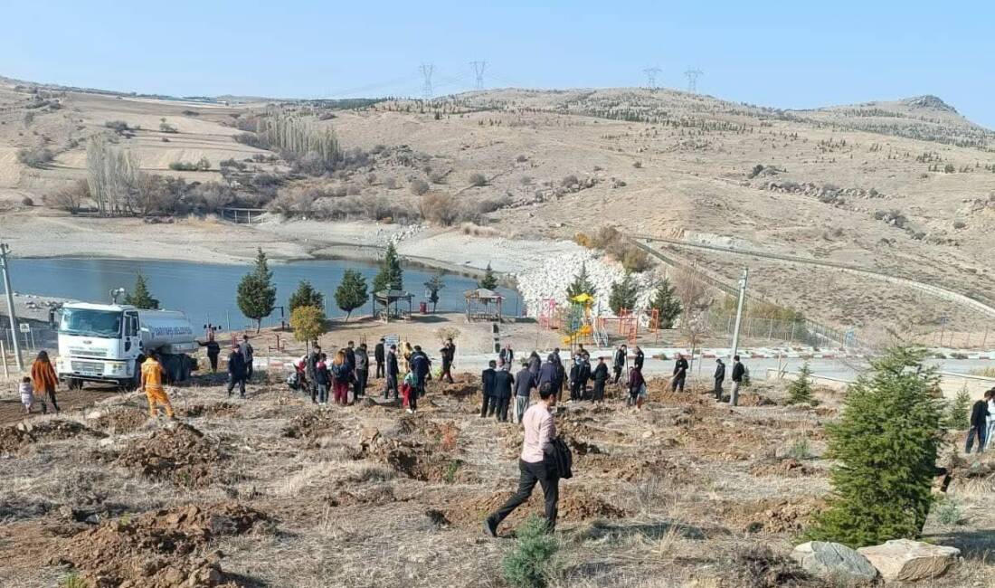 Sarıyahşi’de 11 Kasım Milli Ağaçlandırma Günü kapsamında düzenlenen etkinlikte Belediye