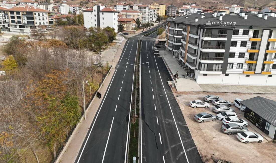 Aksaray Belediyesi, Selçuklu Bulvarı’nda gerçekleştirdiği yol genişletme, peyzaj ve sıcak