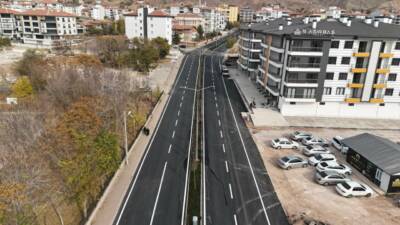 Aksaray Belediyesi, Selçuklu Bulvarı’nda gerçekleştirdiği yol genişletme, peyzaj ve sıcak