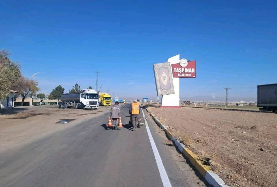Taşpınar’da yol çizgi çalışmaları, Valilik talimatı ve OSB yönetiminin katkılarıyla
