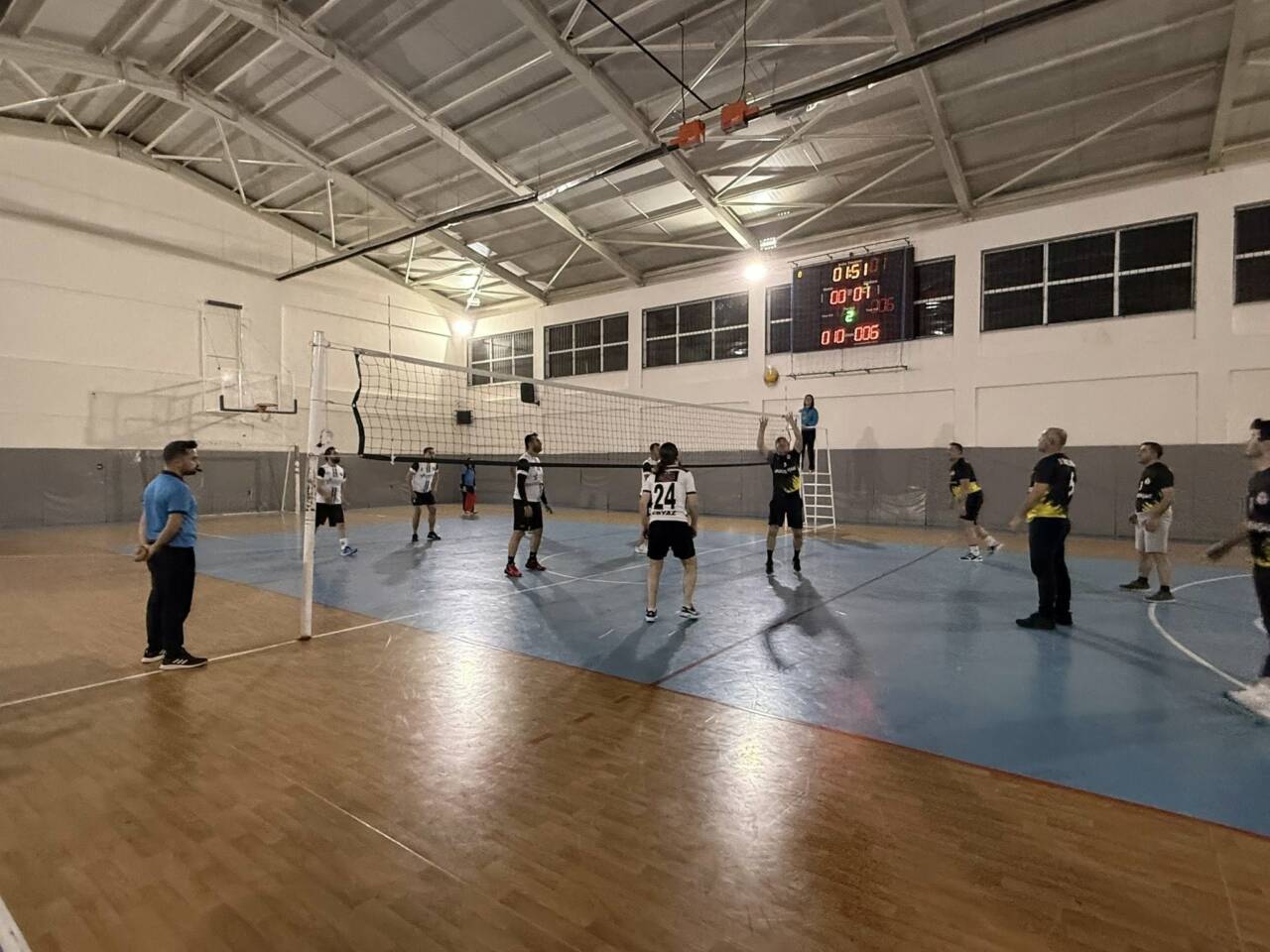 Aksaray İl Millî Eğitim Müdürlüğü tarafından düzenlenen “Öğretmenler Arası Voleybol