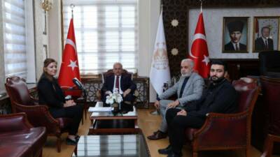 Aksaray Valisi Mehmet Ali Kumbuzoğlu, şehit İsmail Dağ’ın kızı Fatma