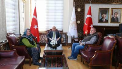 Aksaray Valisi Mehmet Ali Kumbuzoğlu, şehit Mustafa Keser’in annesi Durdu