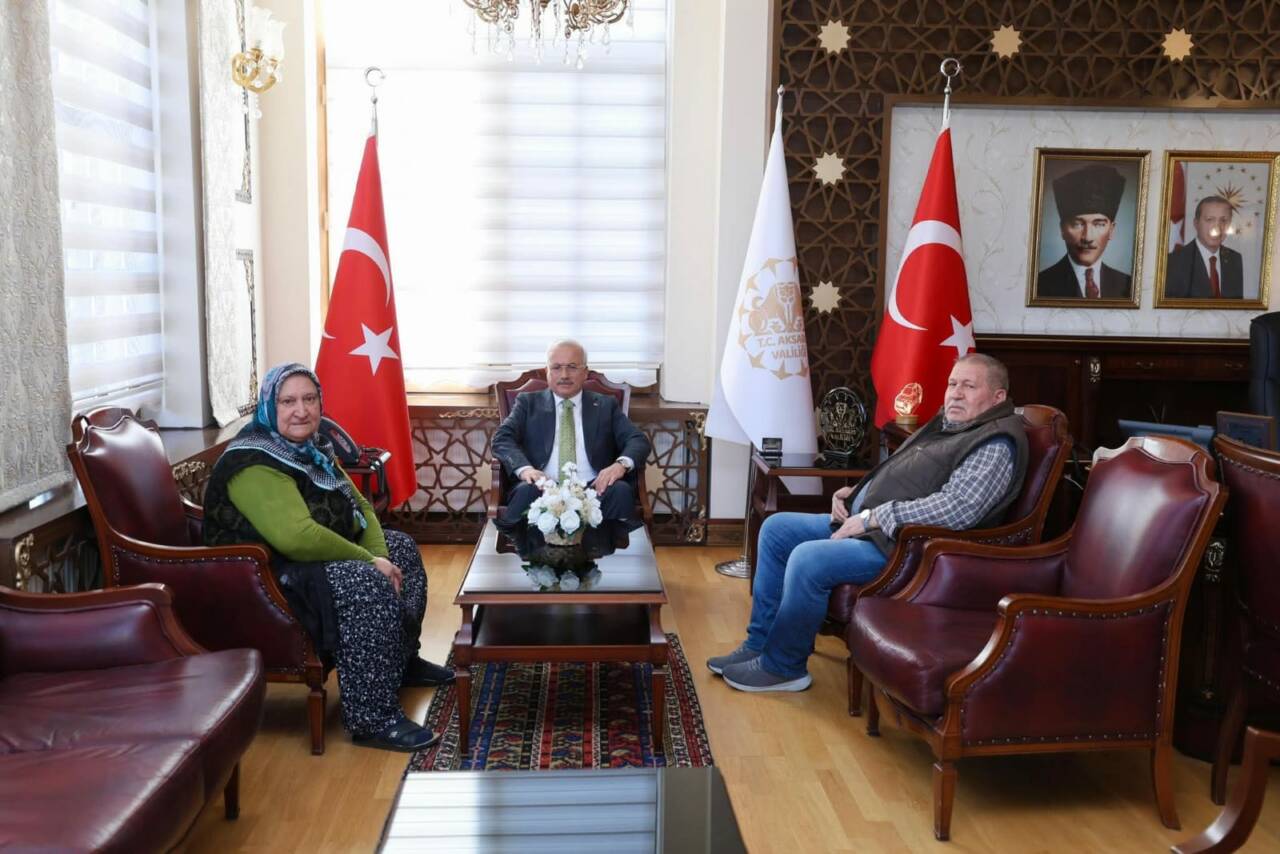 Aksaray Valisi Mehmet Ali Kumbuzoğlu, şehit Mustafa Keser’in annesi Durdu