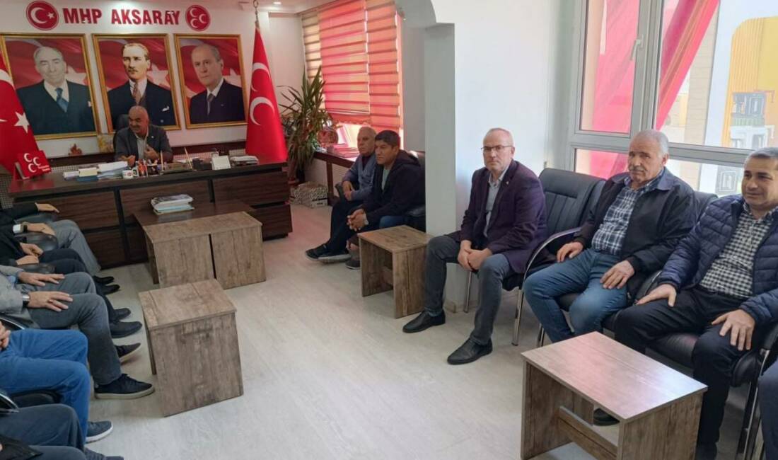 Karataş ve yönetimi, cuma namazı sonrası teşkilatta vatandaşların taleplerini dinleyerek