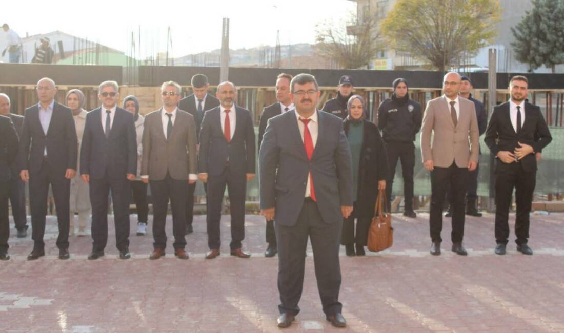 Ağaçören’de 24 Kasım Öğretmenler Günü, ilçe merkezindeki Atatürk Anıtı’nda düzenlenen
