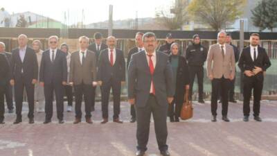 Ağaçören’de 24 Kasım Öğretmenler Günü, ilçe merkezindeki Atatürk Anıtı’nda düzenlenen