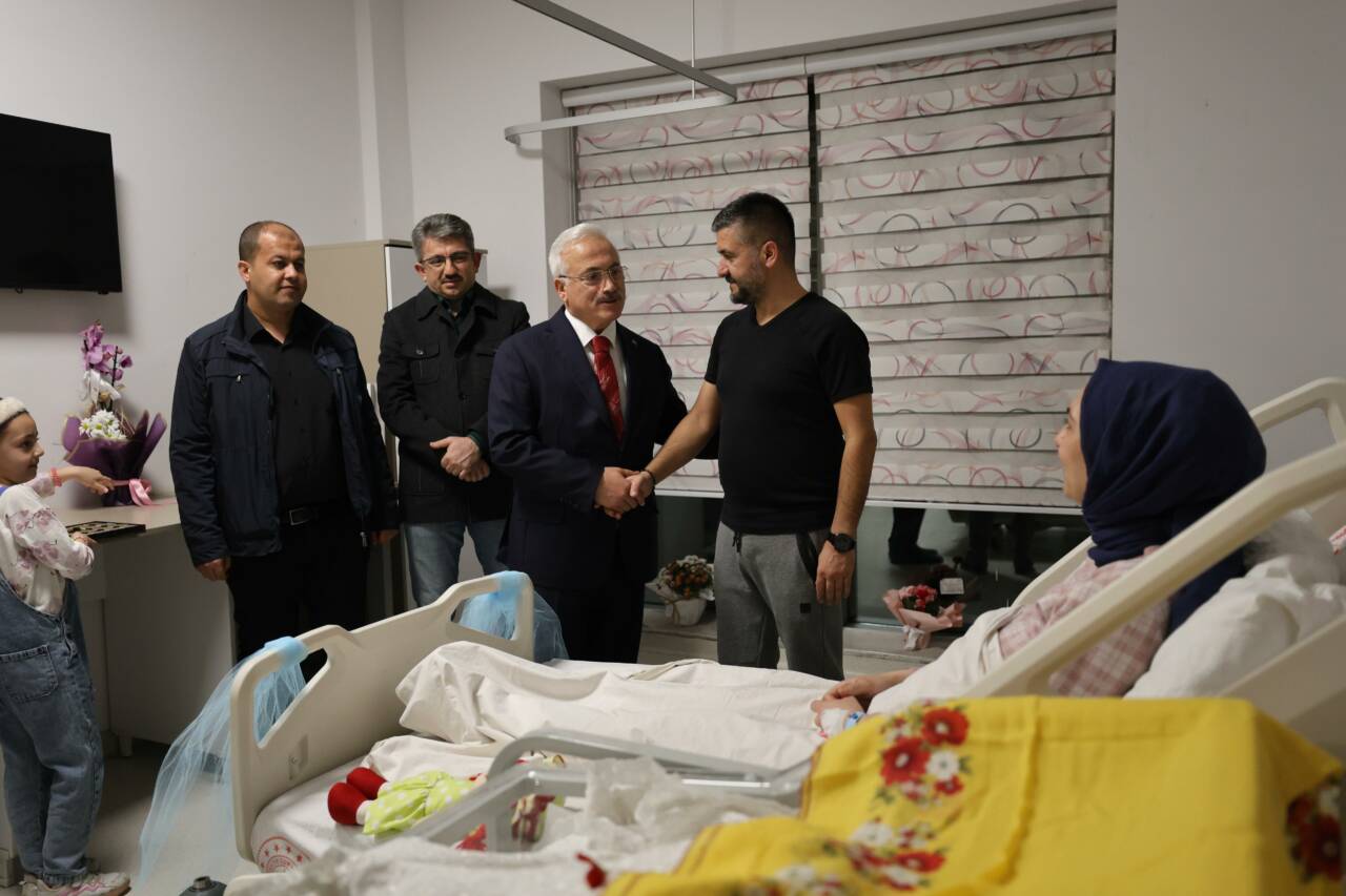 Aksaray Valisi Mehmet Ali Kumbuzoğlu, 24 Kasım Öğretmenler Günü kapsamında