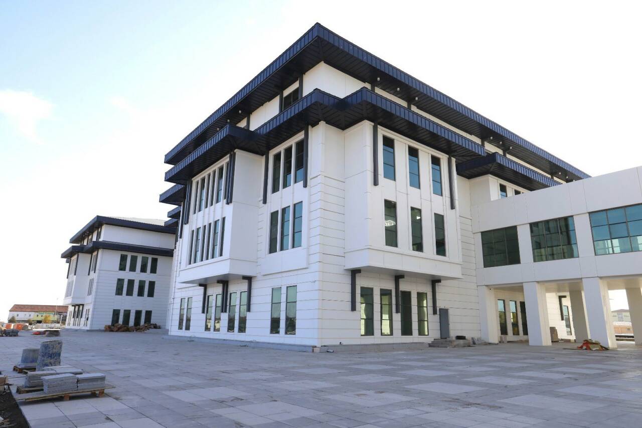 Aksaray Belediyesi tarafından yapımı devam eden Yeni Belediye Hizmet Binası